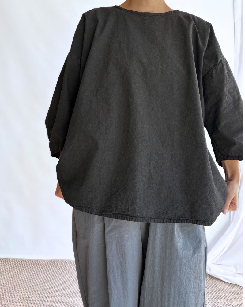 Shrink Pullover in Sumikuro