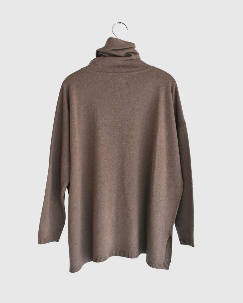 12GG Plain Stitch Drop Shoulder Polo Neck with Slit in Mocha