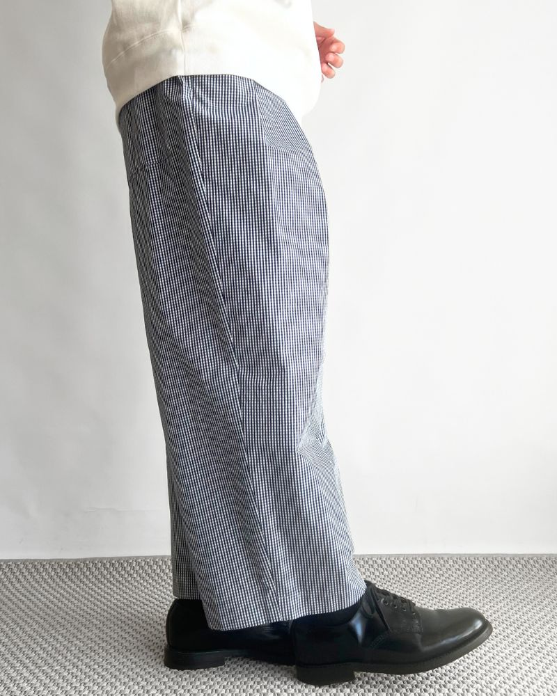 HAKAMA-W Tuck Easy Pants in NavyCheck