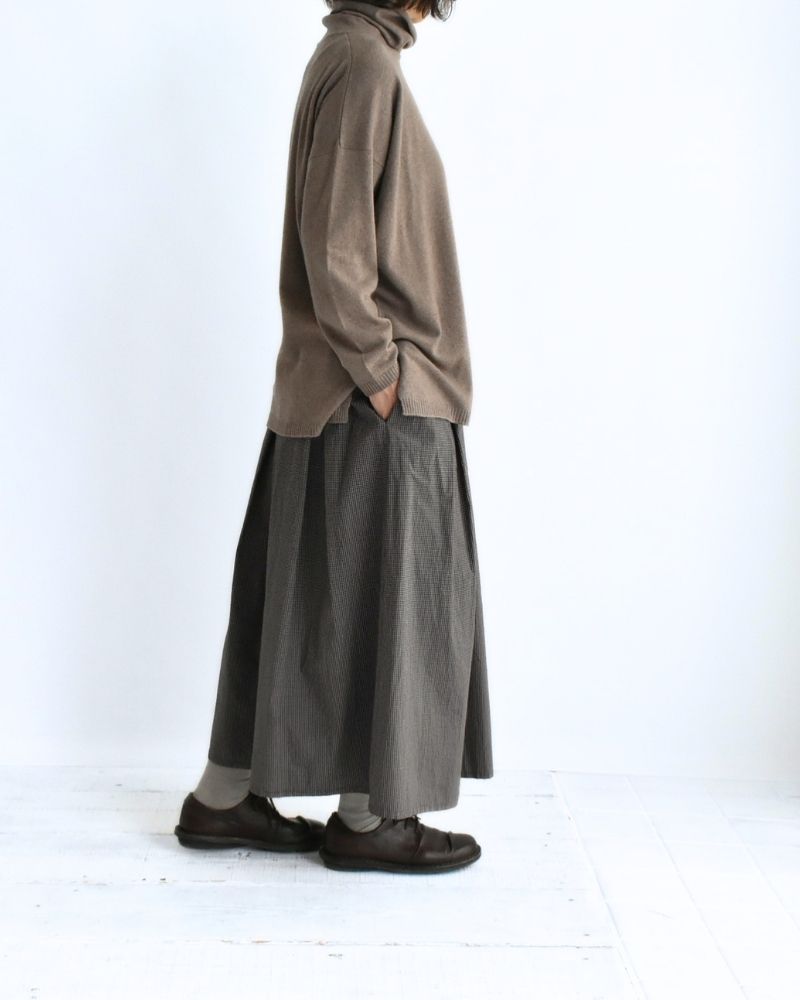 12GG Plain Stitch Drop Shoulder Polo Neck with Slit in Mocha