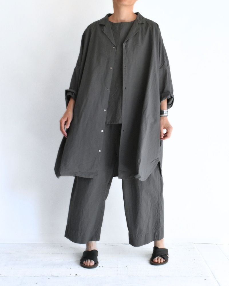 Shrink Open Collar Long Shirt in Gray