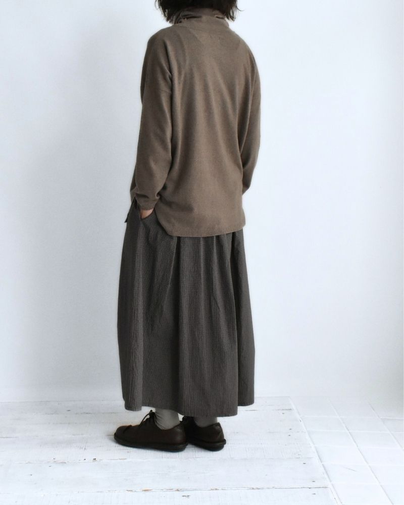 12GG Plain Stitch Drop Shoulder Polo Neck with Slit in Mocha
