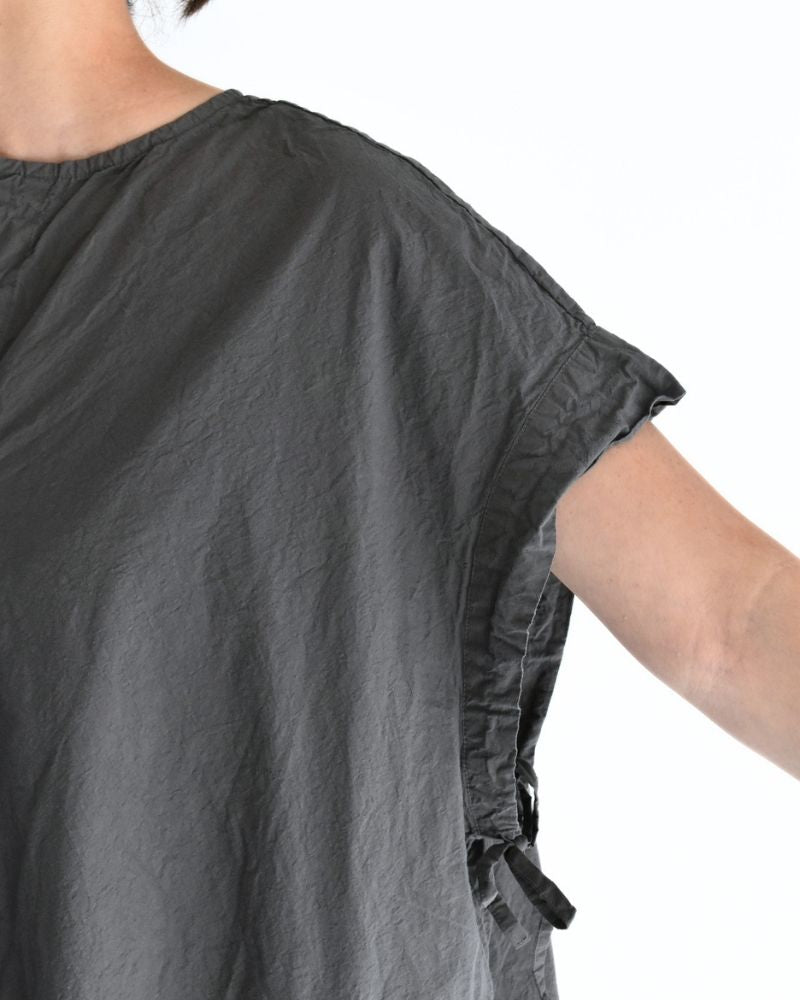 Shrink Sleeveless Dress in Gray