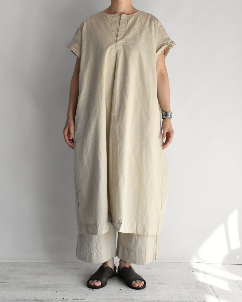 Shrink Sleeveless Dress in Beige
