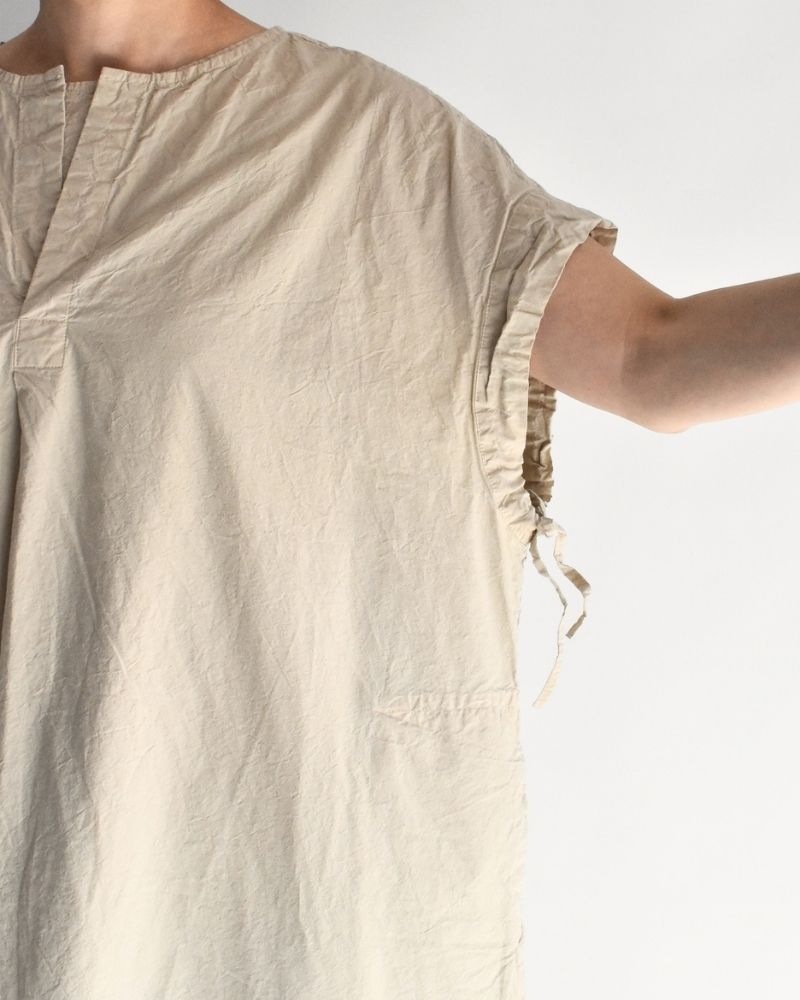 Shrink Sleeveless Dress in Beige