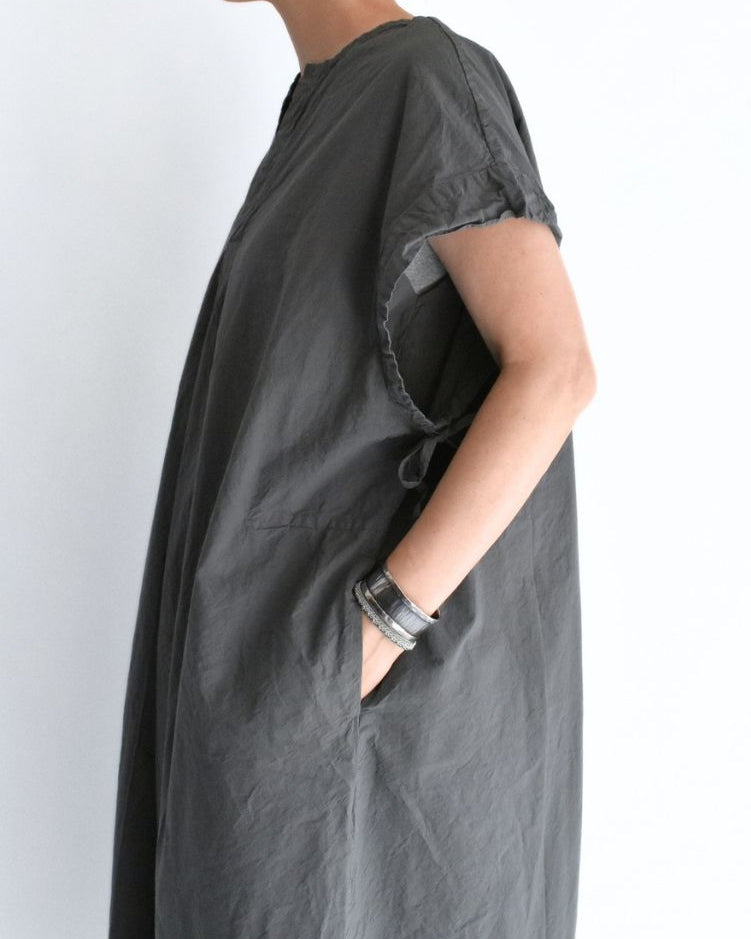 Shrink Sleeveless Dress in Gray