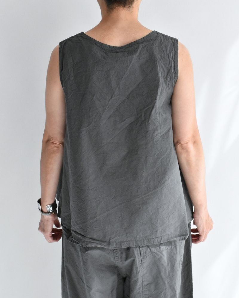 Shrink Sleeveless Top in Gray