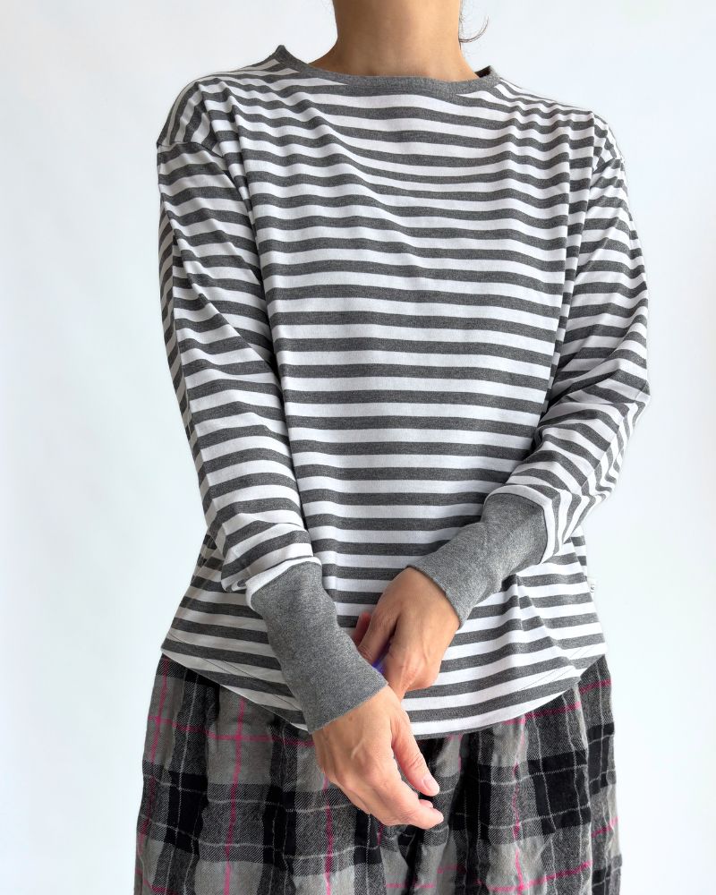 Gizandi Jersey Striped Long Tee in Charcoal/Off
