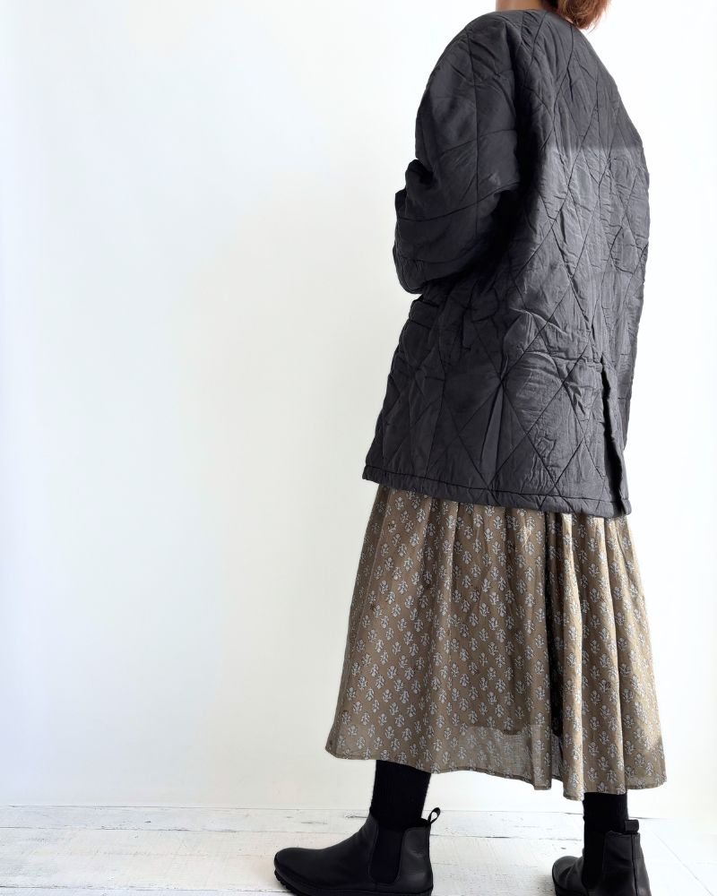 FRONT BUTTON SHORT COAT in Black