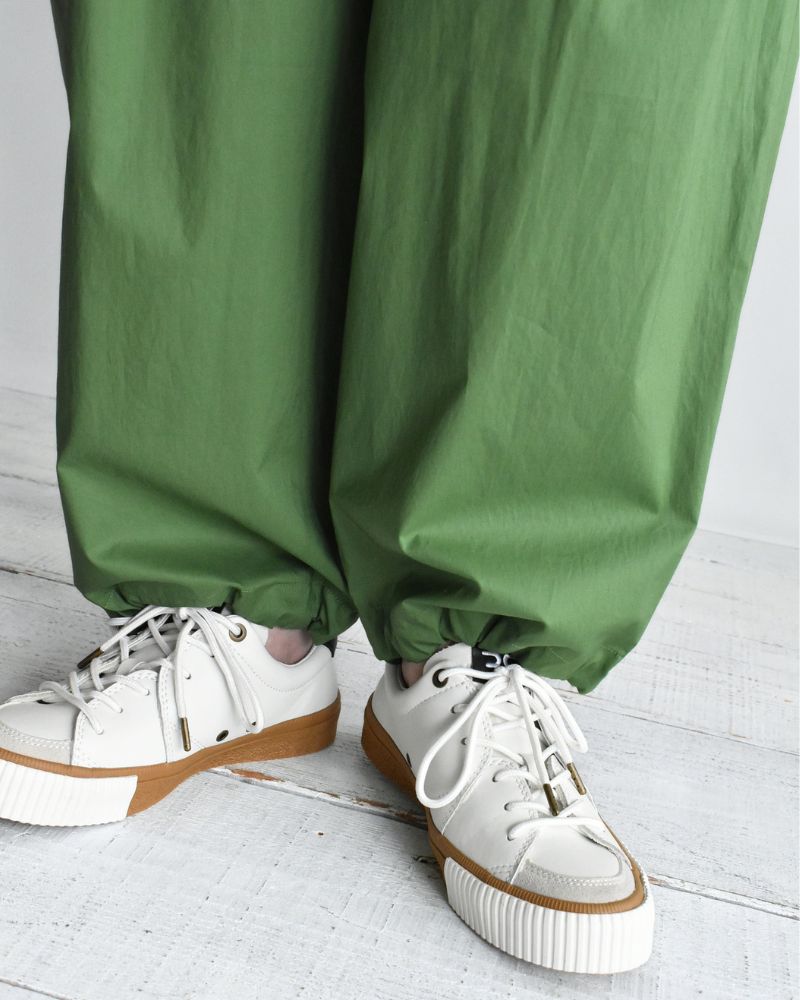 HAKAMA-POPLIN Tuck Easy Pants in Green