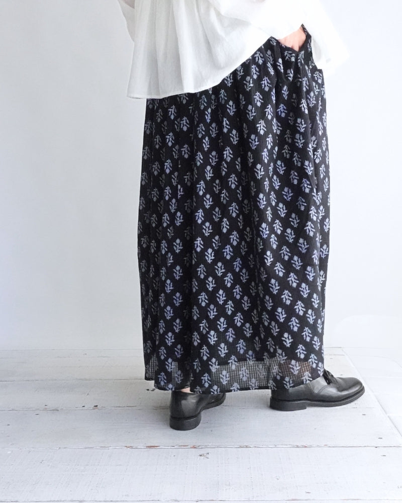 GATHERED SKIRT WITH LINING in Black