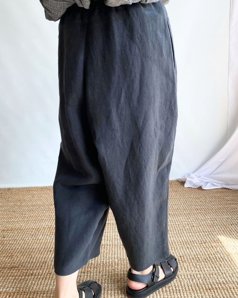 Egg Pants (LINEN) in Sumi