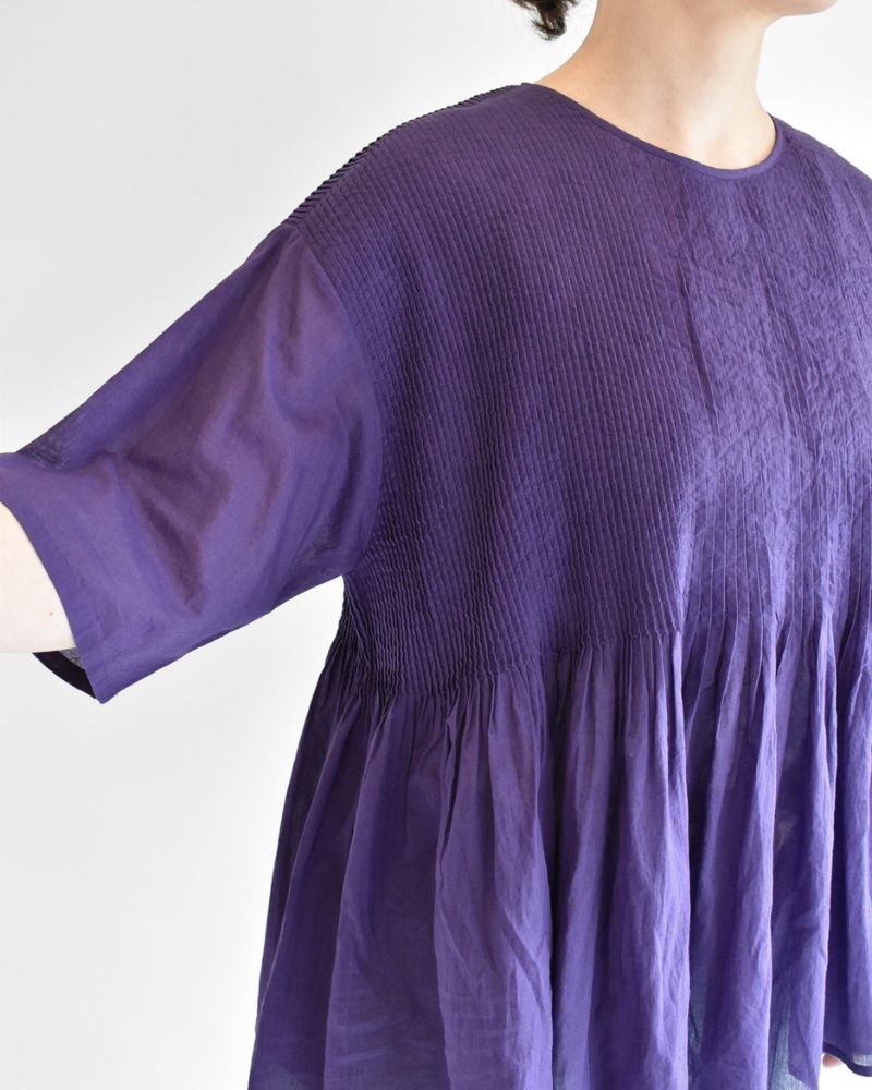 CREW-NECK PULLOVER HALF/SLEEVE SHIRT WITH MINI PINTUCK in Purple