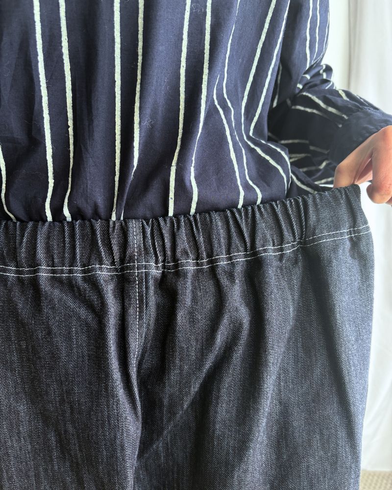 Big Pocket Cropped Pants in Navy