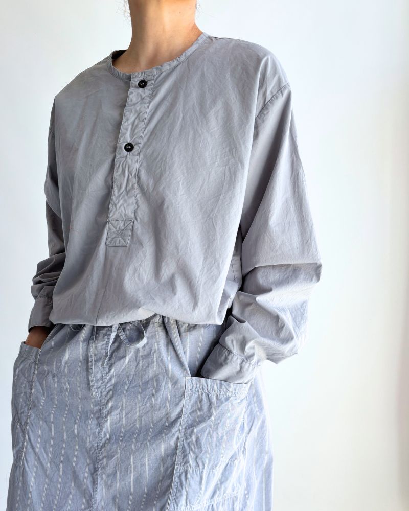 60s COTTON POPLIN OVERDYE HENRY NECK SHIRT in Blue