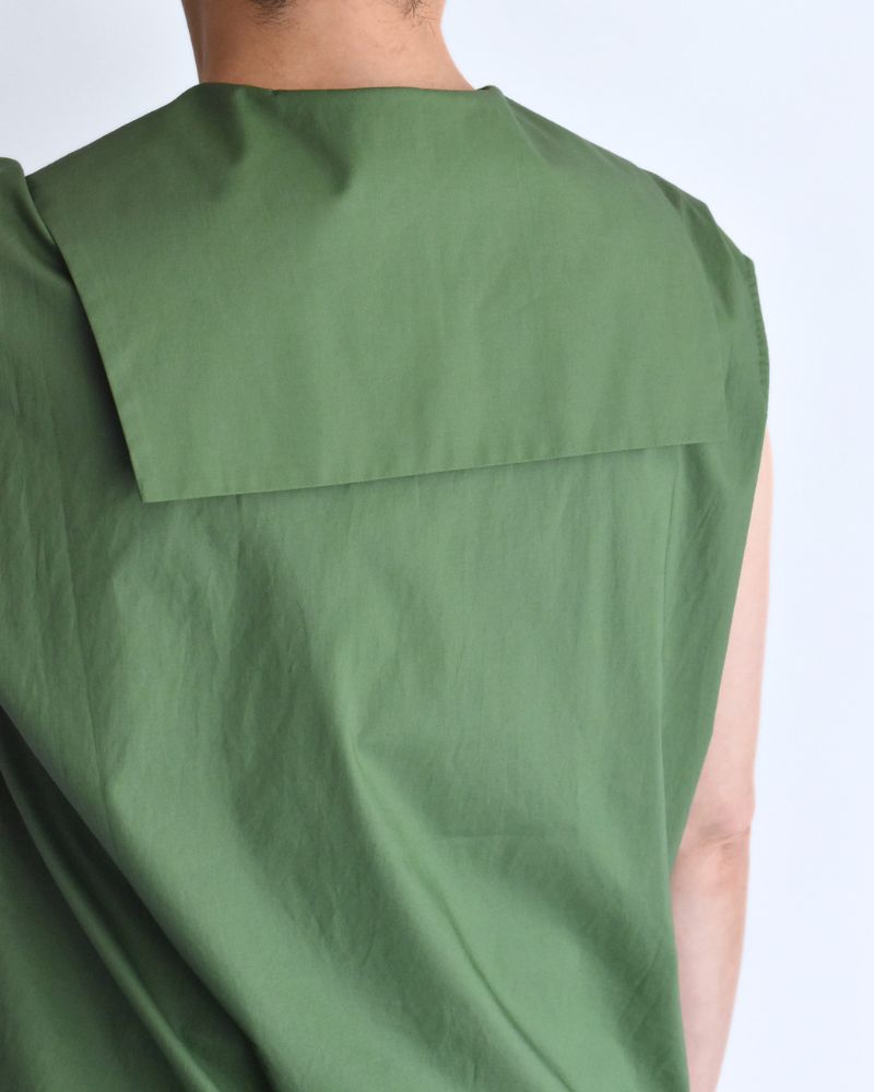 LALA-POPLIN Sleeveless Blouse in Green