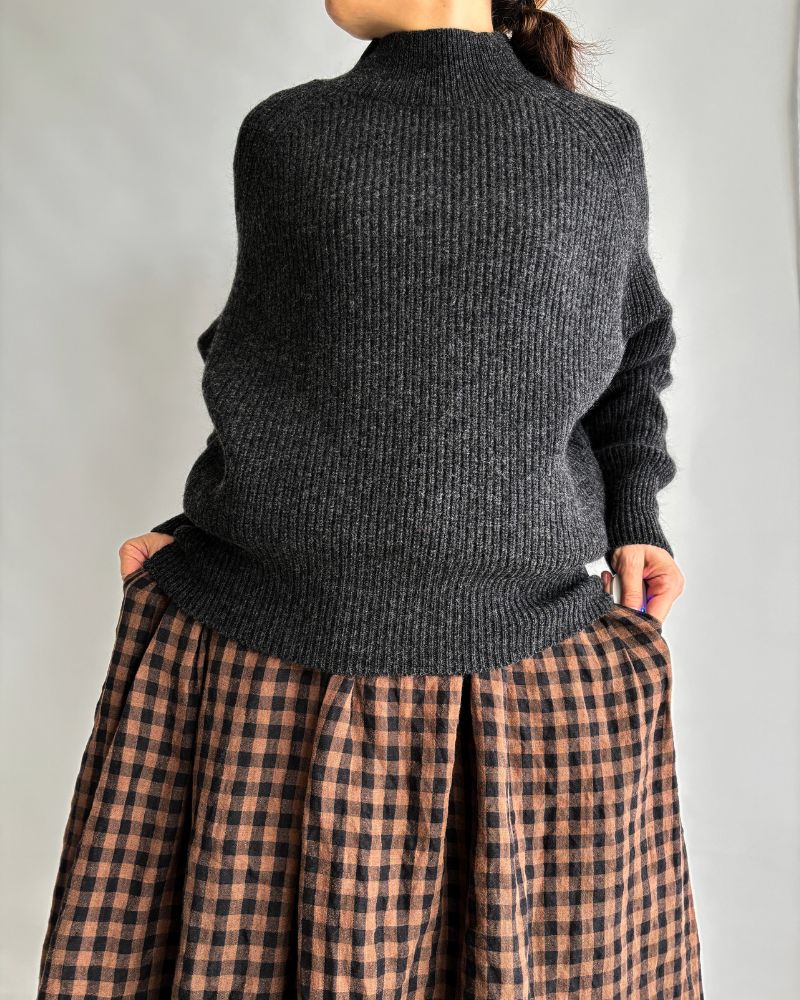 JAPAN RIDGE KNITTING PULLOVER in Charcoal