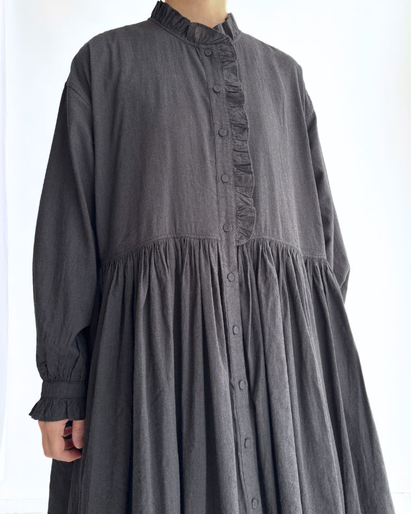 FRILL COLLAR SHIRT DRESS WITH RAJASTHAN GATHER in Black