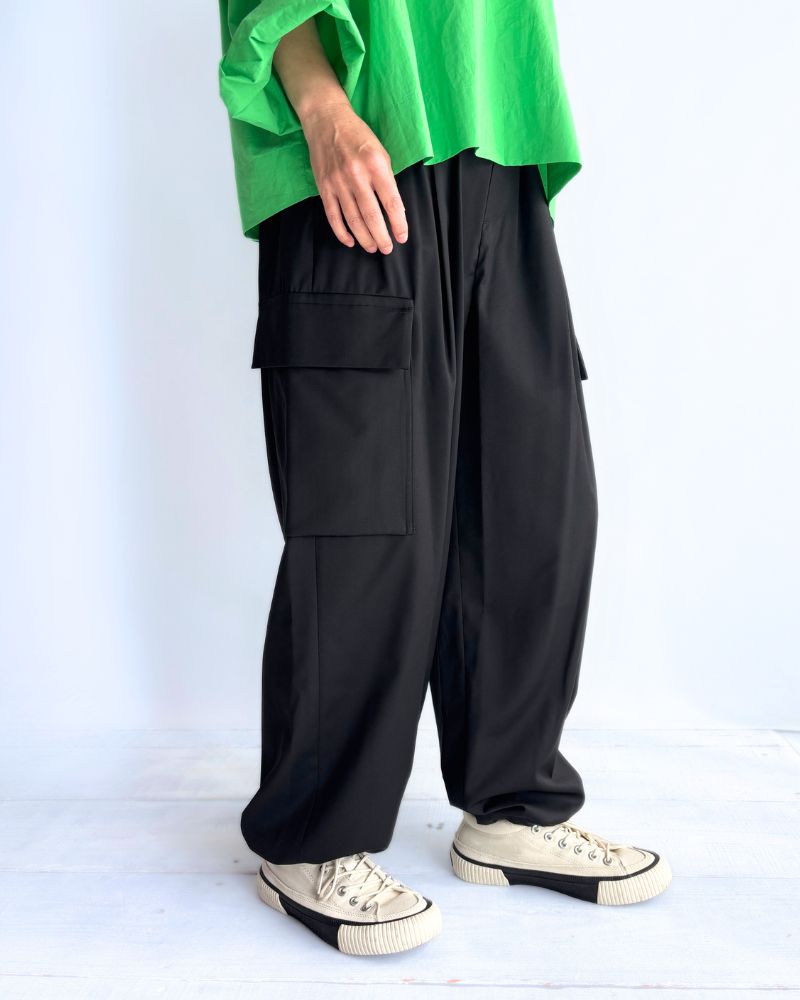 CLOVER-TRO Cargo Pants in Black