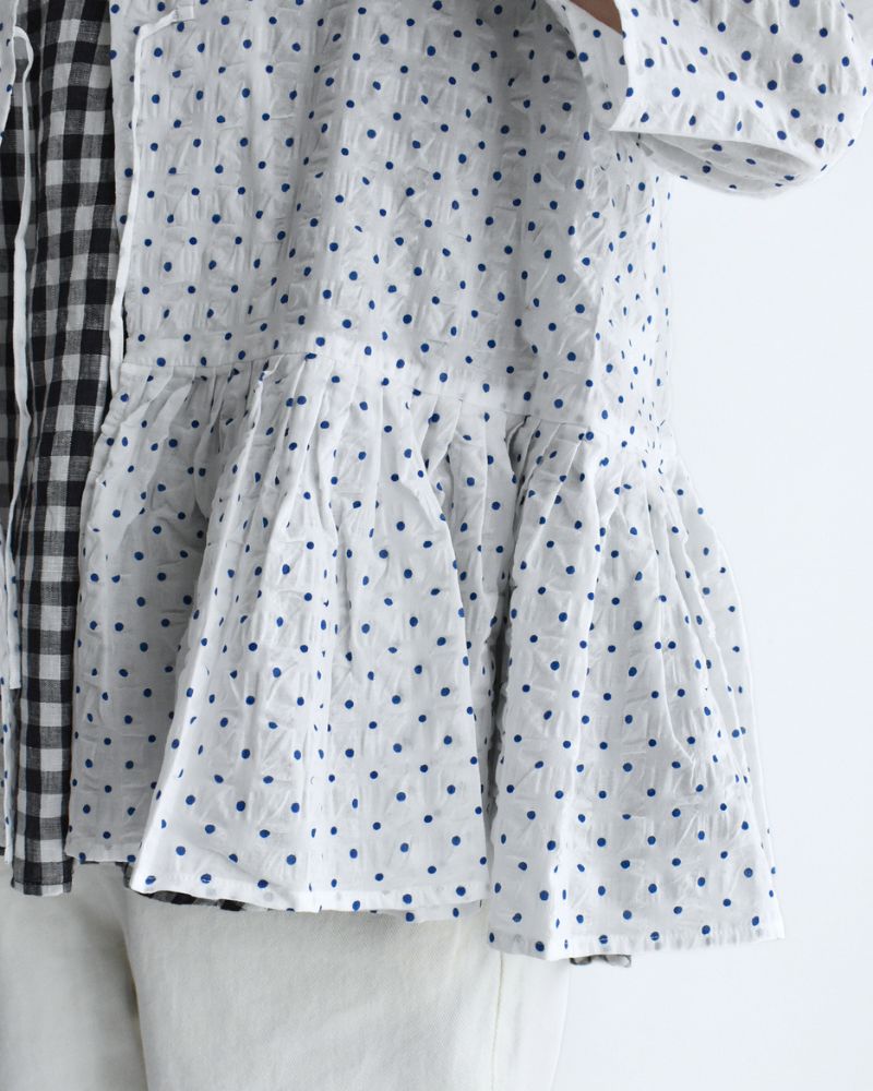Ripple Dot Cache-coeur Blouse in White/Blue