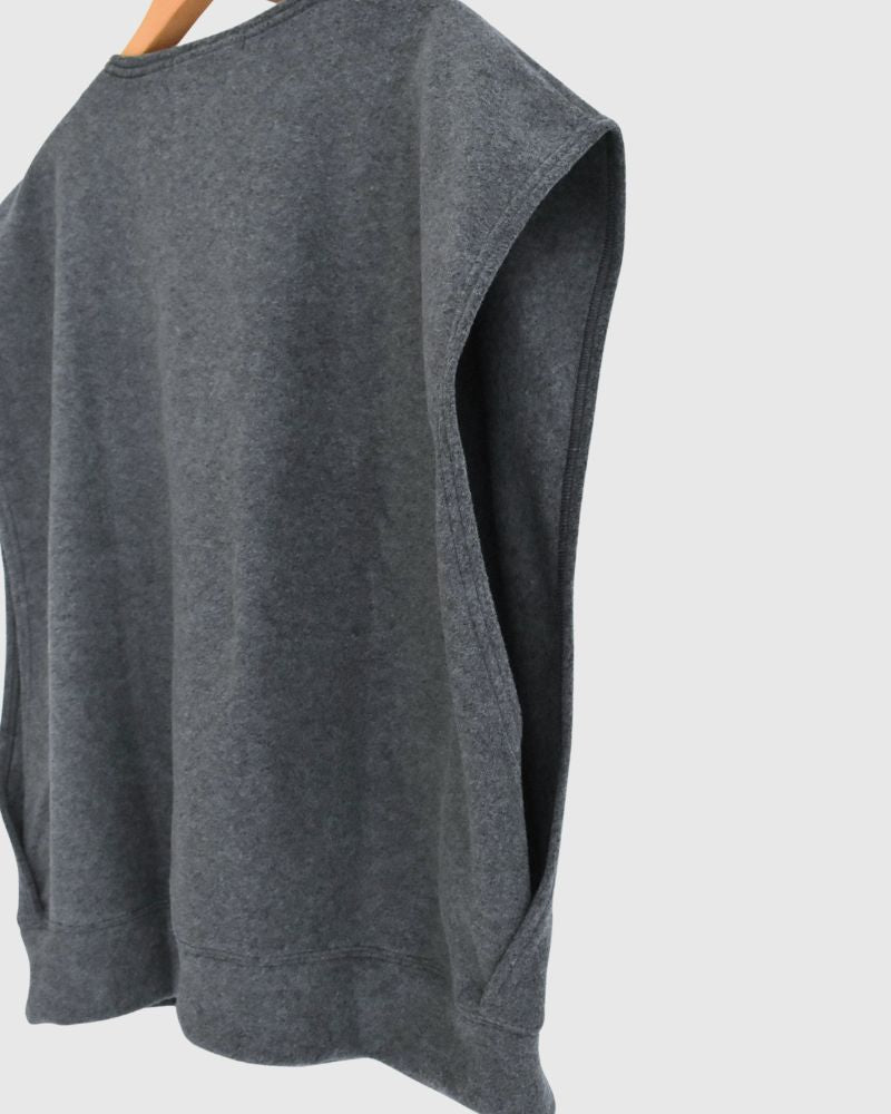 Utility Fleece Wide Vest in Gray