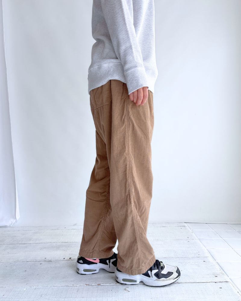 26 WALES CORDUROY OVERDYE EASY PANTS in Khaki