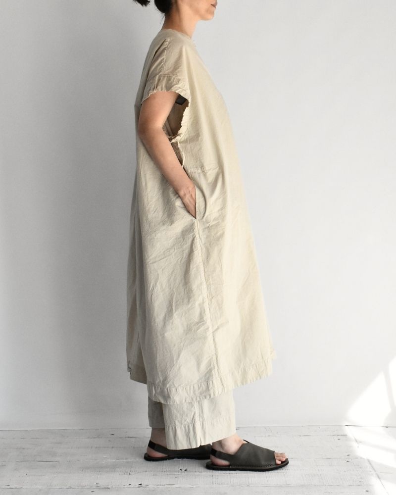 Shrink Sleeveless Dress in Beige