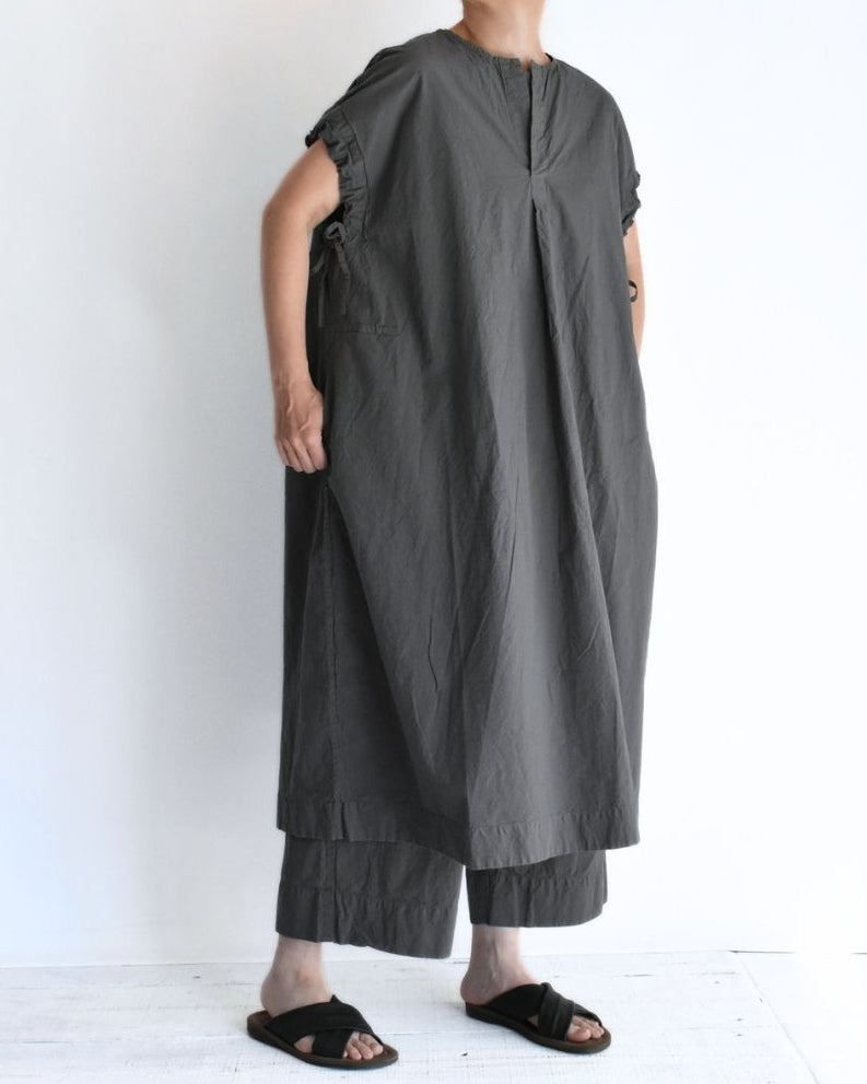 Shrink Sleeveless Dress in Gray