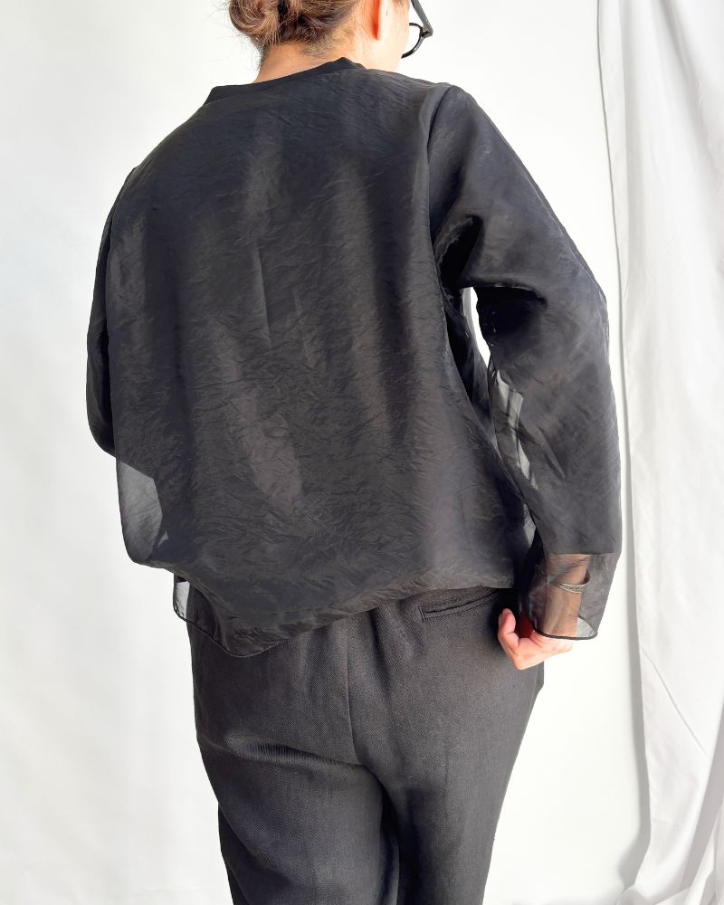 Layered Design Top 'SANE' in Black