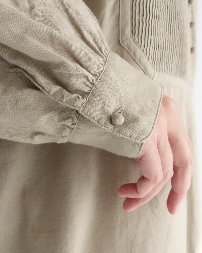 CREW-NECK BOSOM LONG SHIRT WITH MINI PINTUCK in Beige