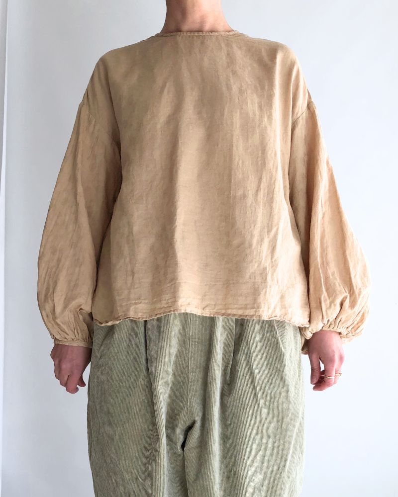 ANTIQUE ROSE JACQUARD MODERNIST BLOUSE in AntiqueBeige