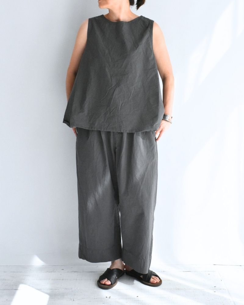 Shrink Sleeveless Top in Gray