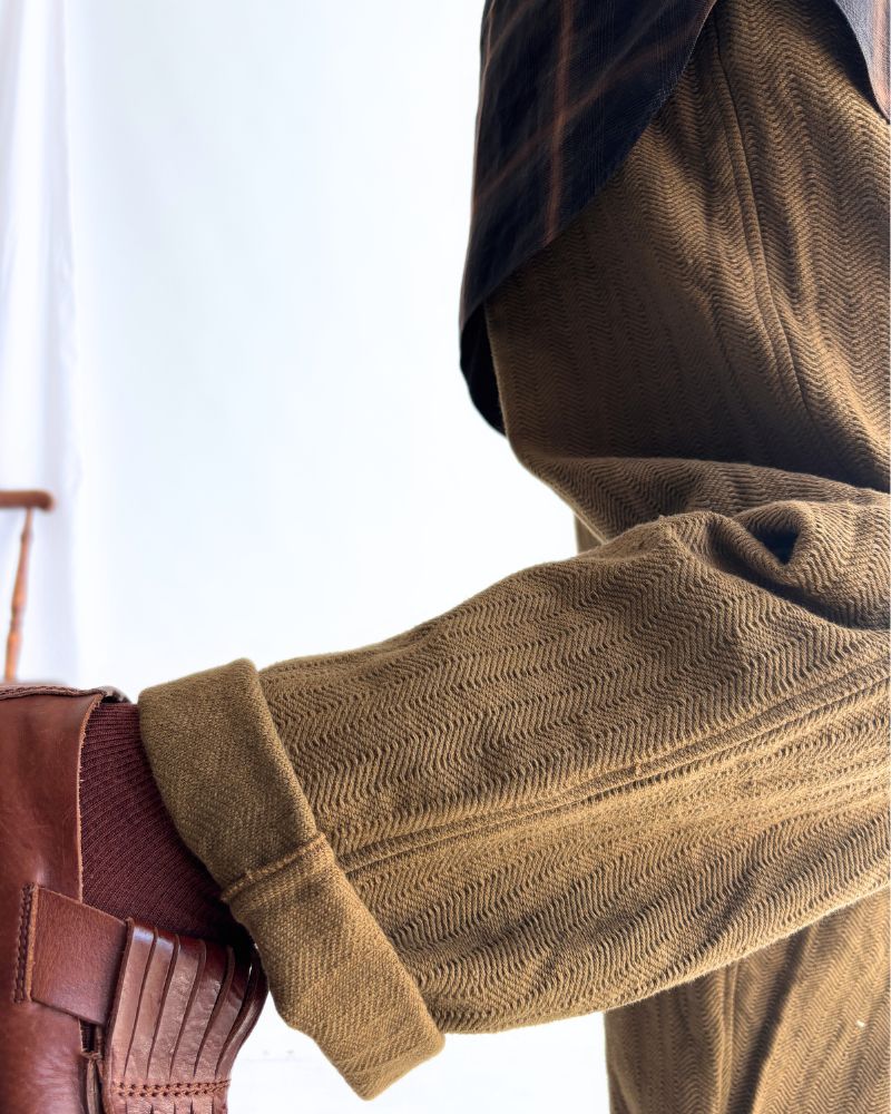TEORI Cotton Herringbone Easy Tapered Pants in KhakiBrown