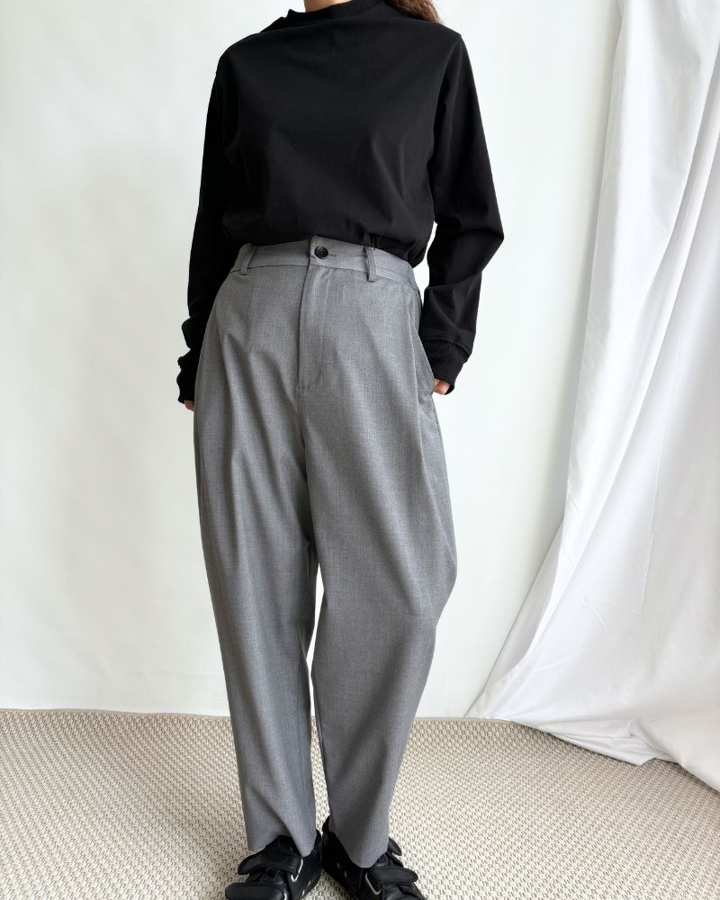 SAND-TRO Tucked Wide Pants in Gray