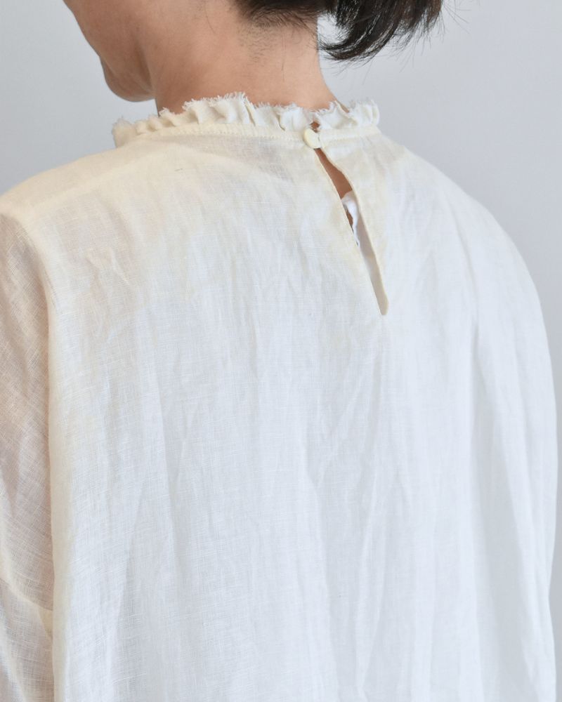 Tiny Frill Blouse in Milk