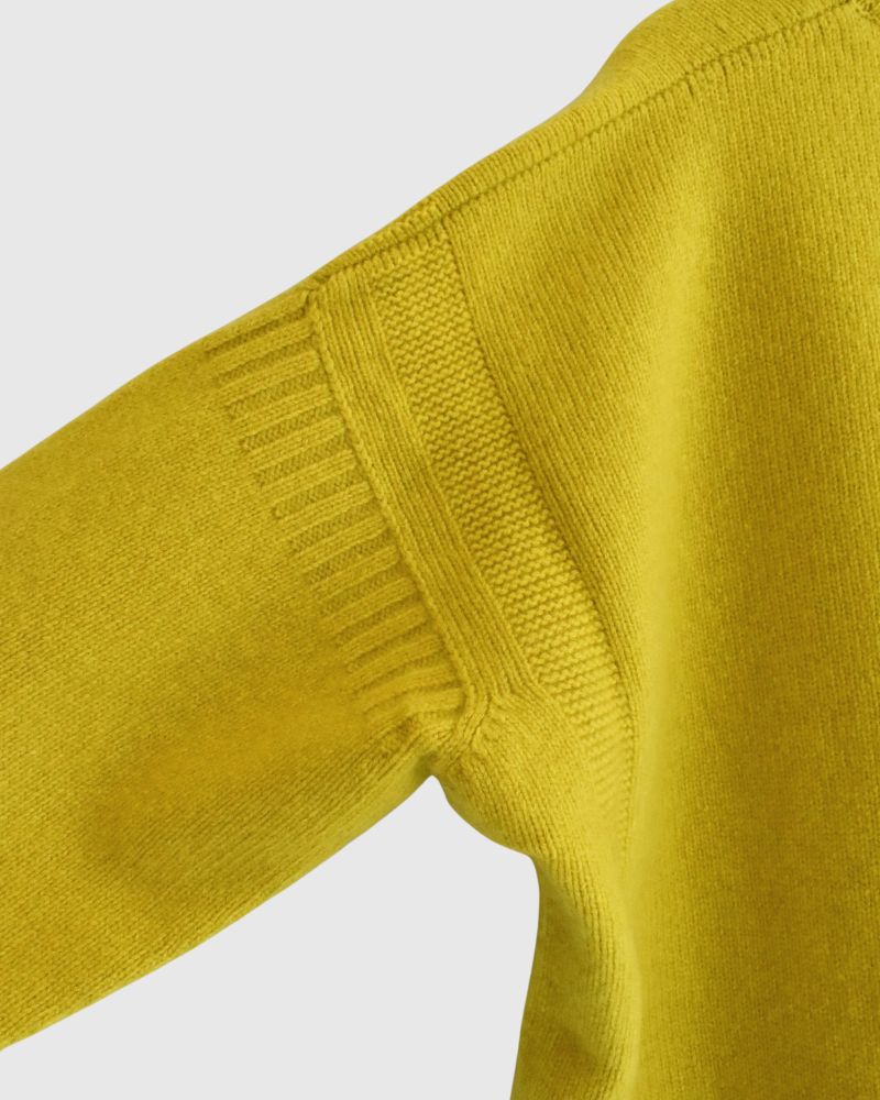 AURA V-neck knit pullover in Yellow