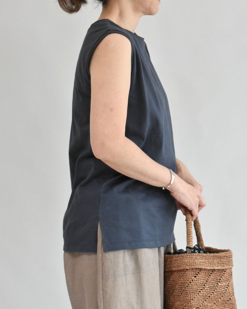 Crew Neck Tank Top in Charcoal