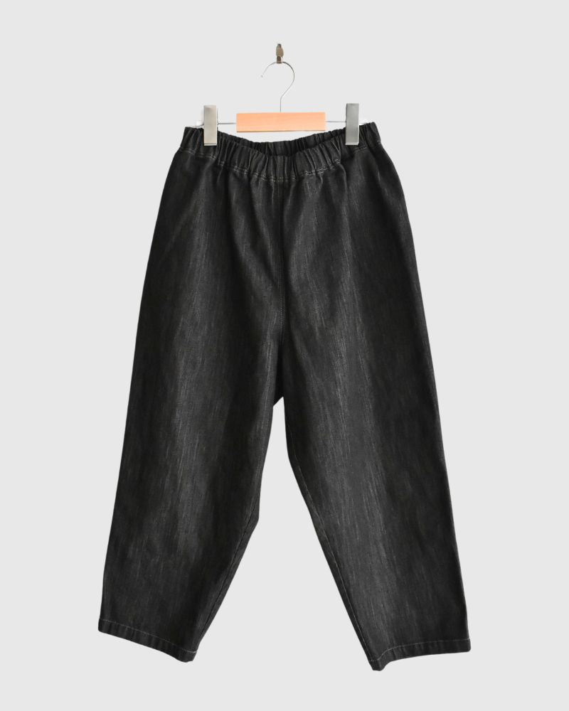 Big Pocket Cropped Pants in Black