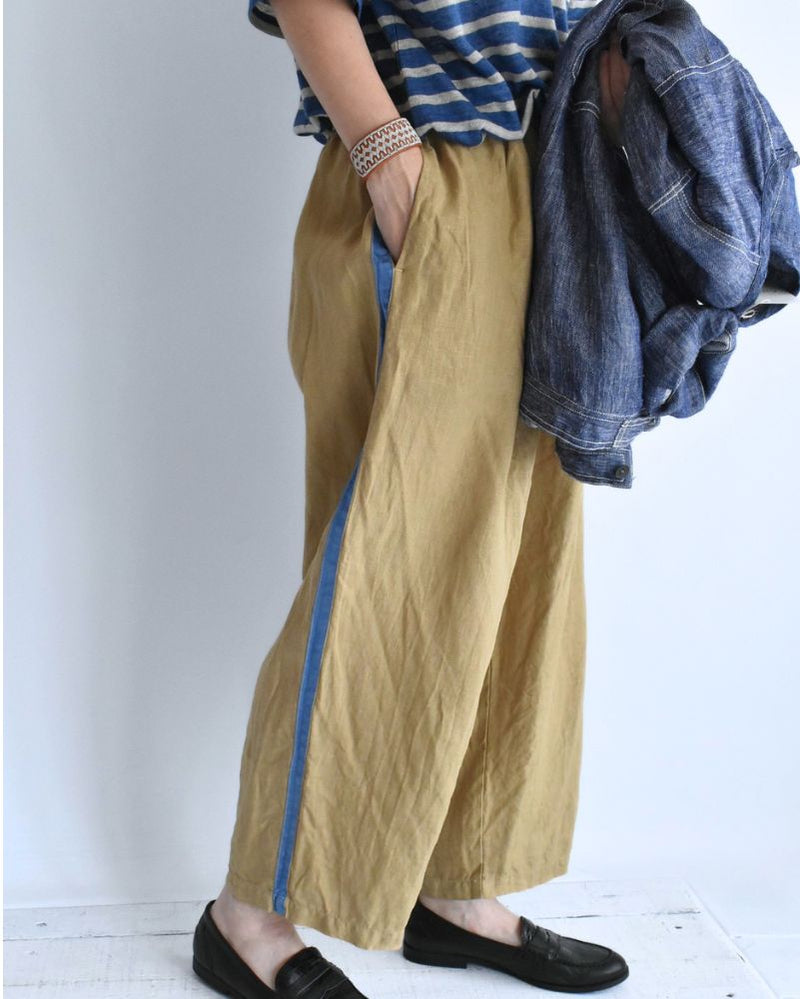Side Line Kung Fu Pants in Brown Beige