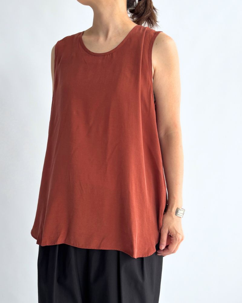 AMARA Sleeveless Pullover in Chestnut