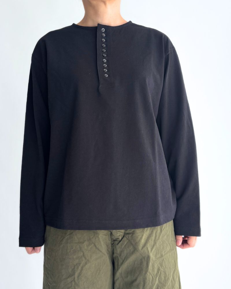 10-Button Tee in Black