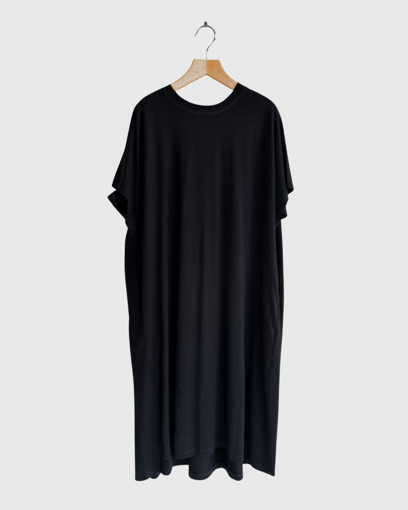 Crew Neck Tuck Dress in Black