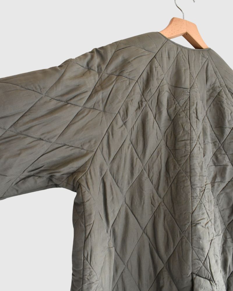 FRONT BUTTON SHORT COAT in Olive