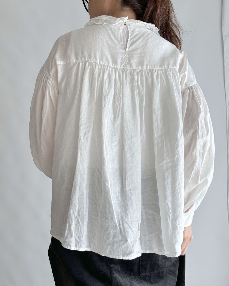 DOUBLE FRILL SCALLOPED COLLAR BLOUSE in PureWhite