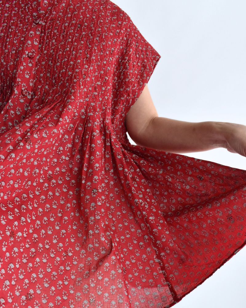 Crew-neck Button French Sleeve Shirt with Pintuck in Red