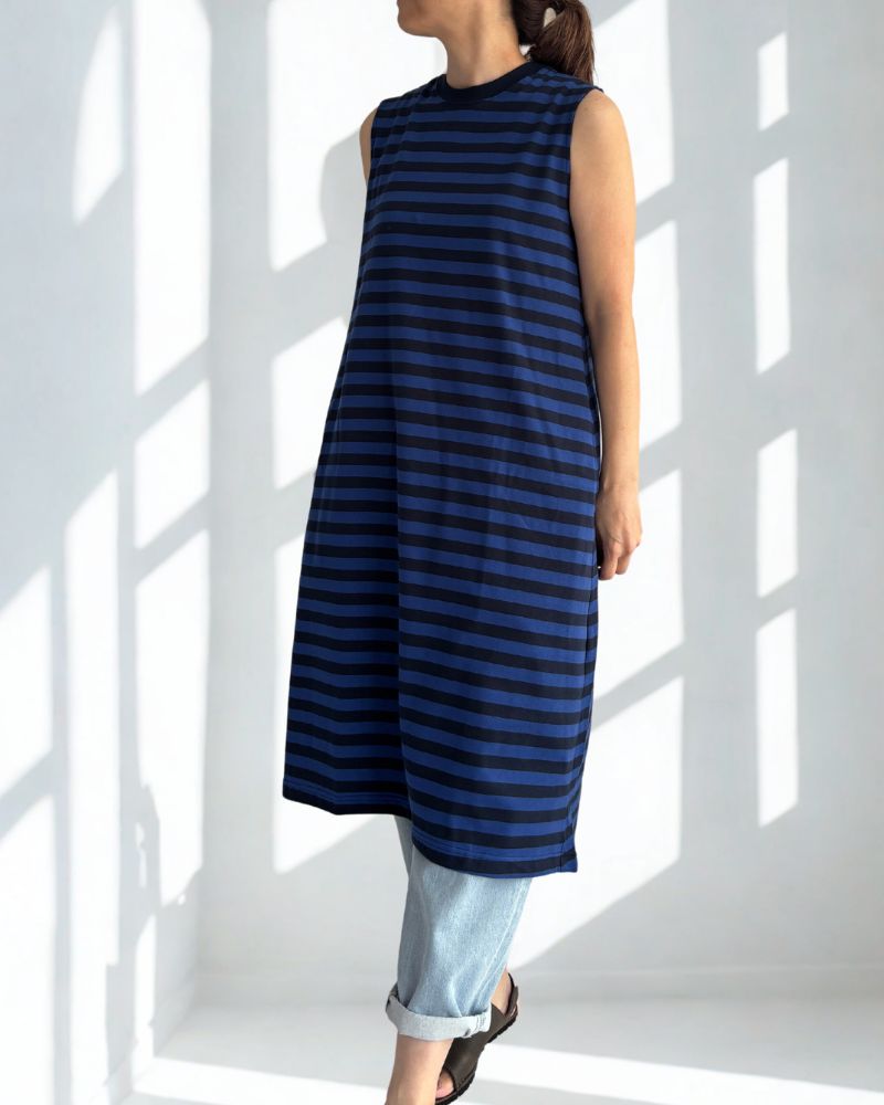 Sleeveless dress in Blue/Navy