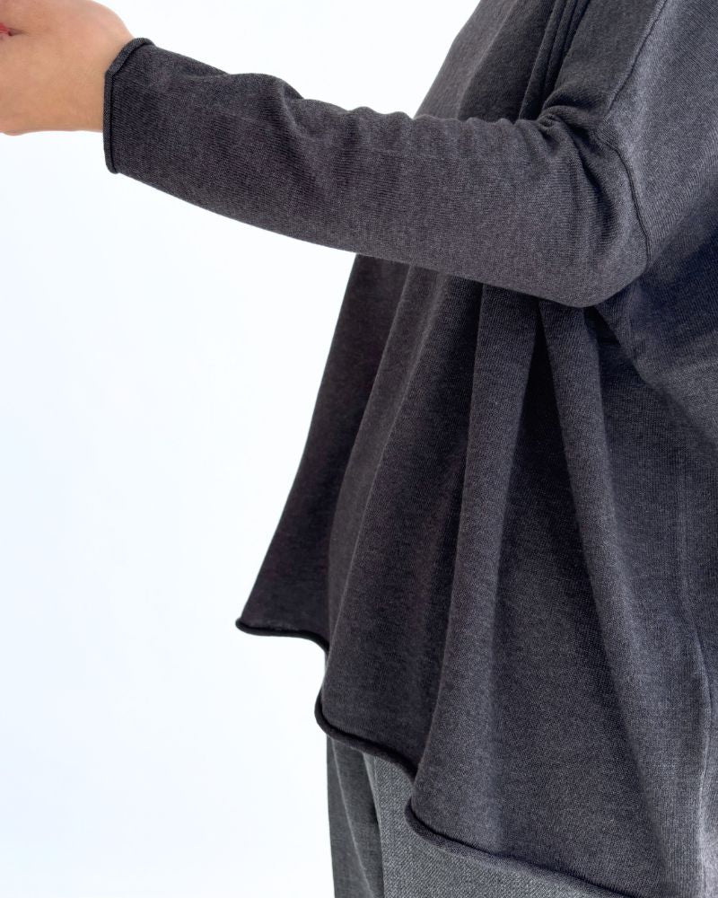 5-Color T-Line Pullover in CharcoalGray