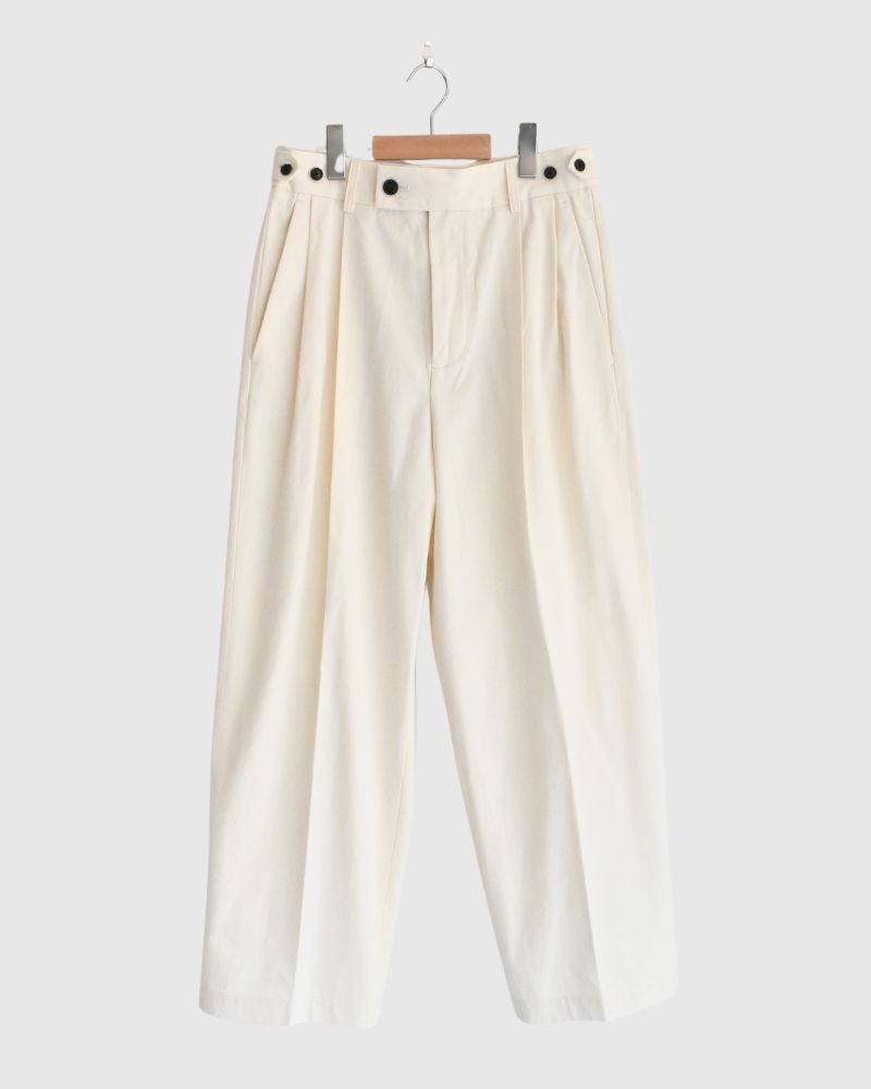 KARL-CHINO Center Press Pants in OffWhite