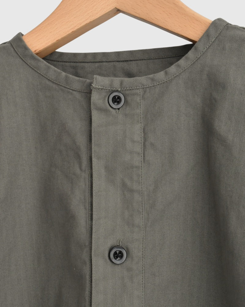 COTTON HERRINGBONE WASH HENRY NECK SHIRT in KhakiHerringbone