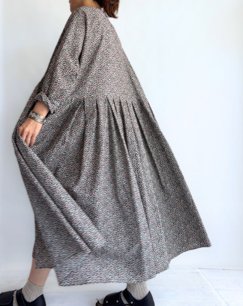 Small Flower Tuck Dress in BlackFlower